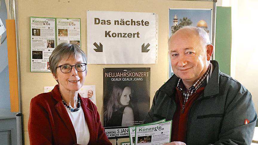 Pastorin Elisabeth Saathoff und Heinz-Jürgen Grashorn (Konzerte-AG) stellten das Konzertprogramm in der Harpstedter Christuskirche für das erste Halbjahr 2020 vor. BILD: Jana Budde