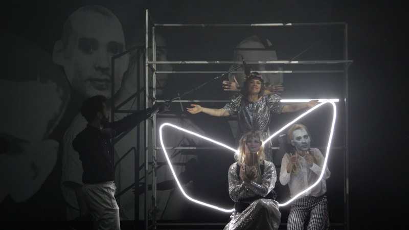 Das Schweigende Madchen Theater Bremen Kleines Haus Bremen