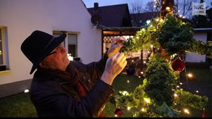 Oldenburger bastelt sich einen Grünkohl-Weihnachtsbaum