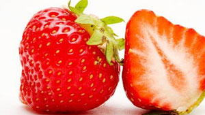 Erdbeeren mit dunklen Druckstellen nicht mehr essen